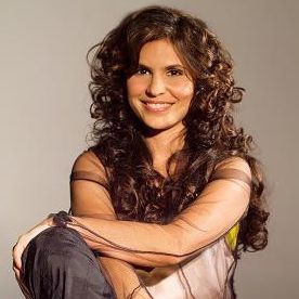 ALINE BARROS